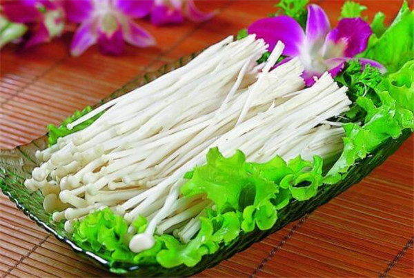 金針菇根部再生方法，金針菇培養(yǎng)液調(diào)制再生效果非常好