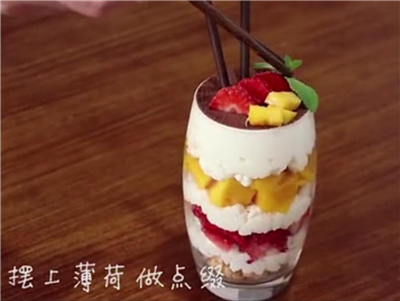 韓國的水果杯怎么做的 如何自制韓國的水果杯