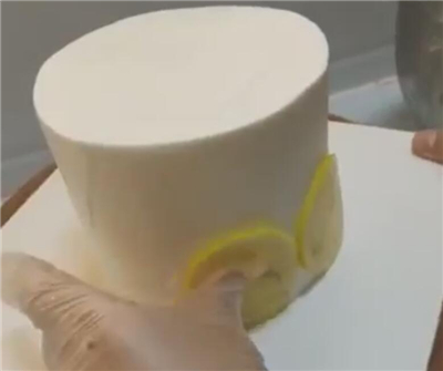 簡單水果蛋糕做法 制作簡單水果蛋糕(圖解)