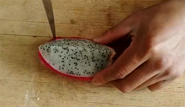火龍果的各種切法圖解，五種切法不用擔(dān)心孩子吃的滿臉都是啦