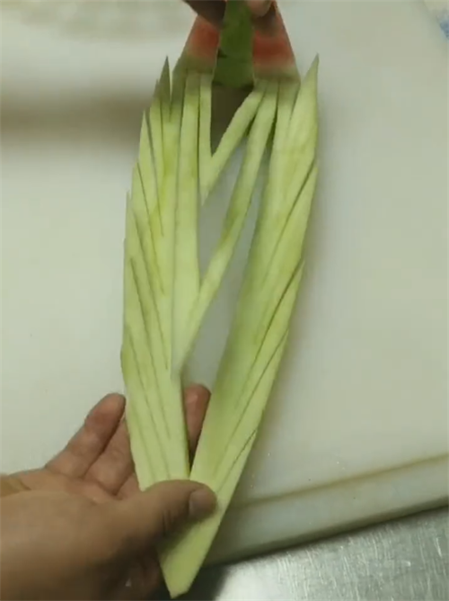 超級簡單的ktv西瓜皮拉花教程，在家可制作的ktv西瓜皮拉花