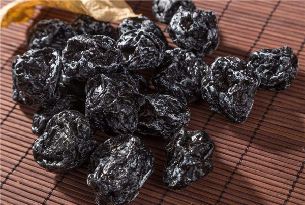 西梅干一天吃幾個 西梅干可比西梅多吃一個(3個)