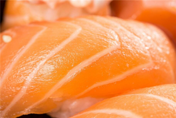 三文魚有寄生蟲嗎,生食三文魚都會經過滅蟲處理