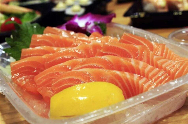 三文魚生吃還是熟吃好,三文魚熟吃也可以安全又營養