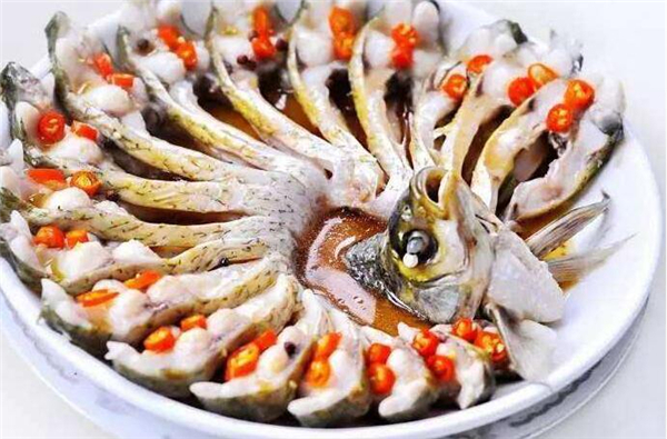 孔雀開屏鱸魚的做法，簡單也能做出藝術品菜肴