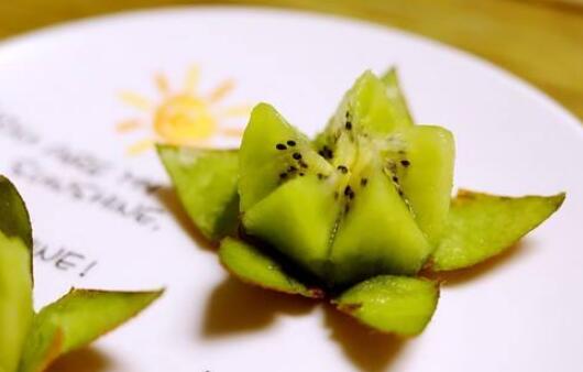 最簡單漂亮的水果拼盤，奇異果荷花水果拼盤圖片簡單好看