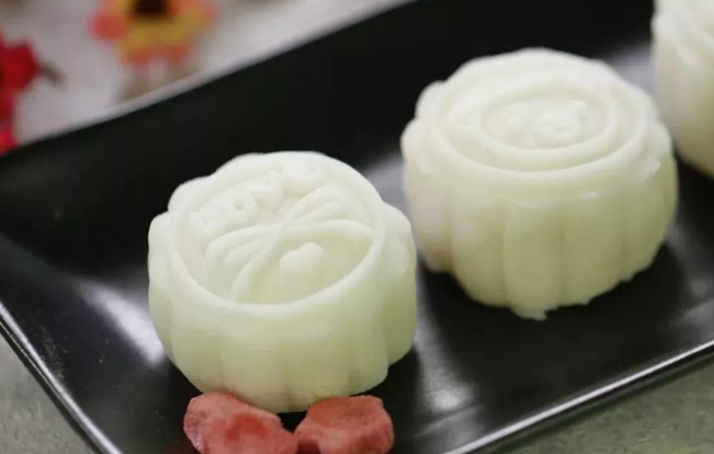 家庭冰皮月餅簡易做法，最簡單的冰皮月餅的做法及配方