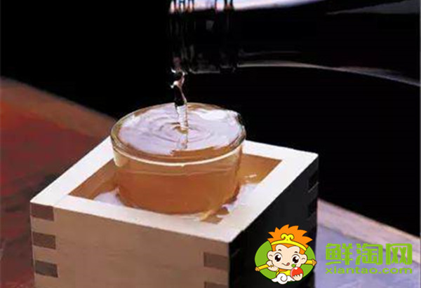 日本清酒為什么要倒溢出來，日本清酒原酒和生酒的區別
