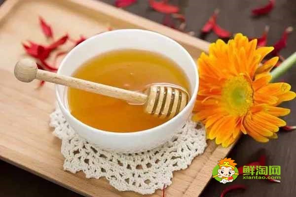 蜂蜜不能和什么一起吃，原來蜂蜜是不適合加到豆?jié){中飲用