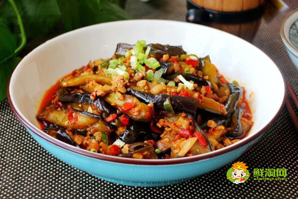 茄子怎么炒不黑又好吃，鹽水浸泡后再炒不黑又好吃