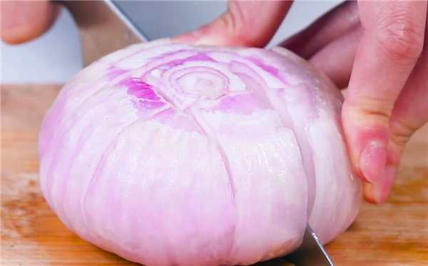 洋蔥怎么切塊圖解
