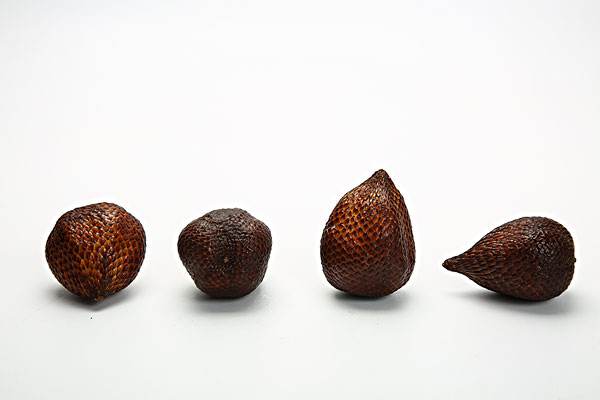 蛇皮果應該怎么吃，蛇皮果直接食用最好