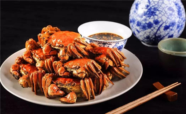 大閘蟹什么季節(jié)吃最好，吃大閘蟹喝什么酒好