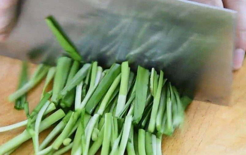 韭菜怎么炒不會(huì)焉
