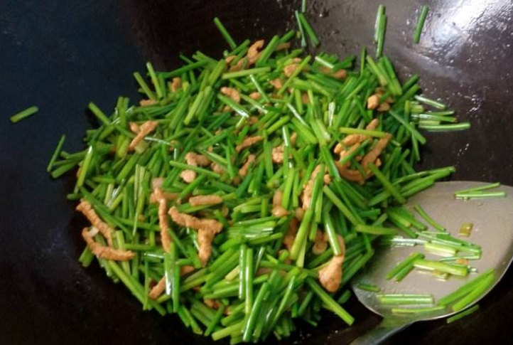 韭菜怎么炒不會(huì)焉