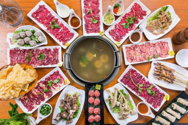 牛肉火鍋配菜有哪些，牛肉火鍋底料配方有哪些