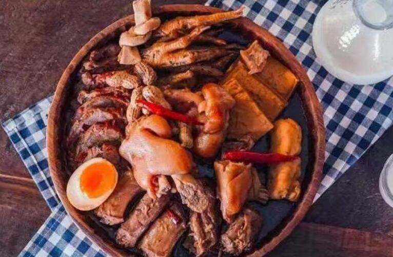 元旦吃什么食物,元旦吃什么傳統(tǒng)食物(年糕寓意年年高)