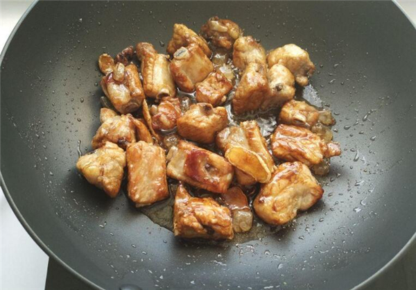 糖醋排骨的料汁怎么調