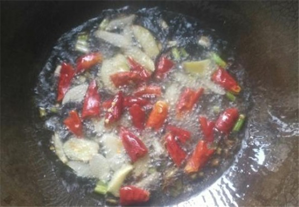 臘腸炒荷蘭豆是什么菜