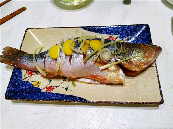 清蒸鱸魚的配料和做法